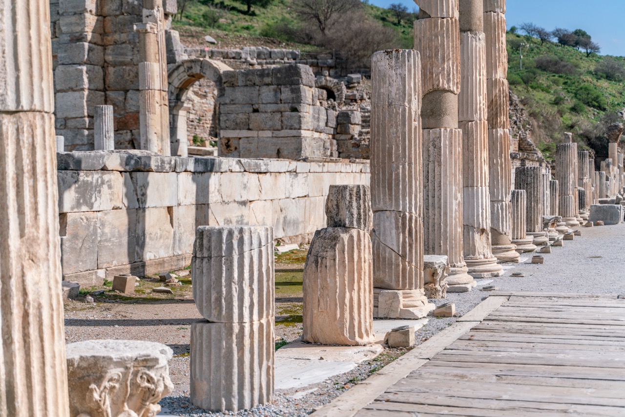 What Are the Main Perks of a VIP Premium Transfer from Izmir Airport?