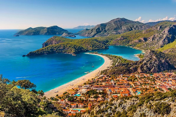 How Long Does a VIP Transfer from Antalya Airport to Side Take?